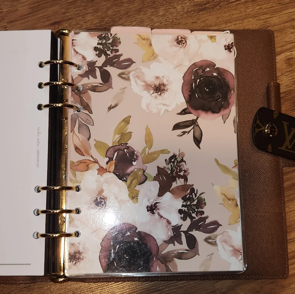 Louis Vuitton GM Monogram Ring Agenda - Picture 7 of 16